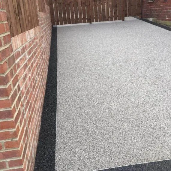 resin driveway with dark edge detailing