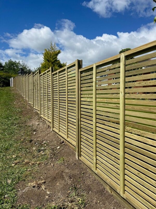 9 wooden garden fence, slat